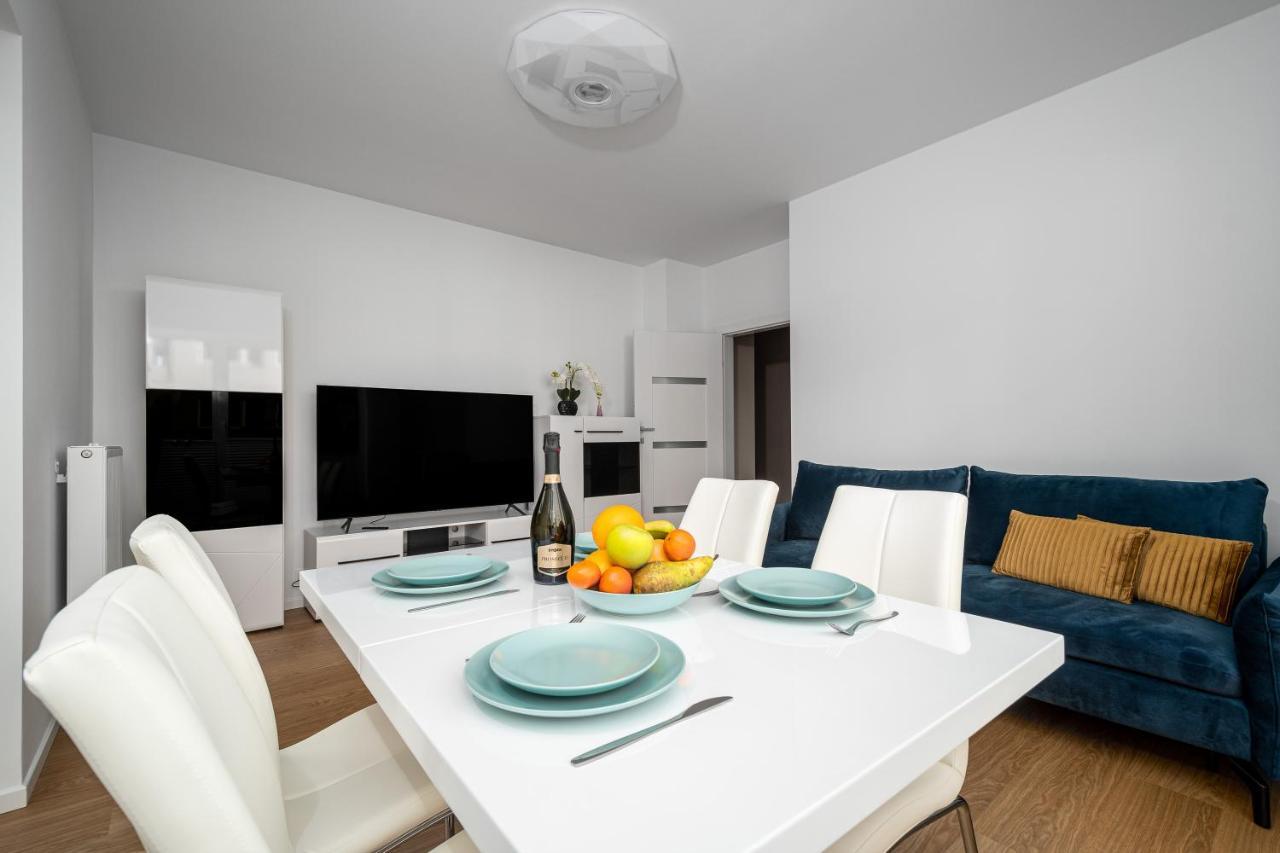 Your Apartments Okrzei 12 Varsovia Exterior foto